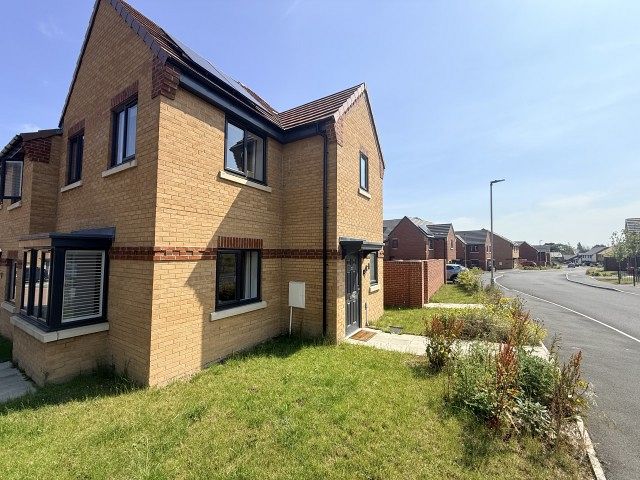 27 Flanshaw Field, Wakefield